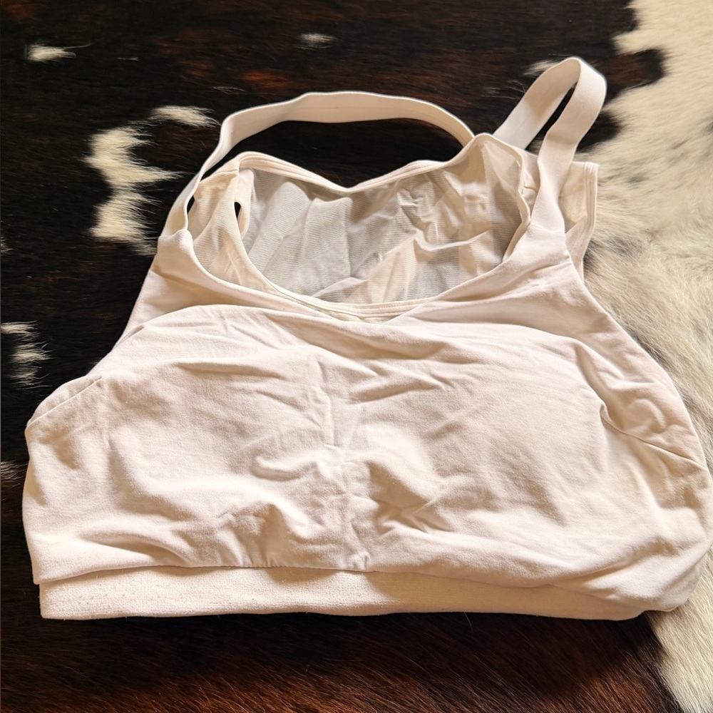 Athleta white sport bra size